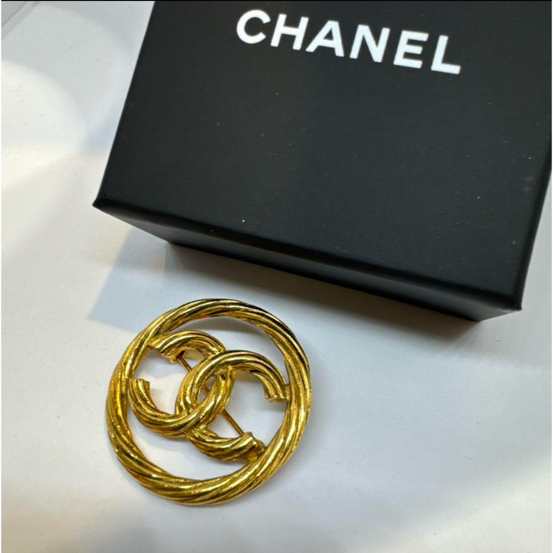CHANEL - 【美品】CHANELゴールドツイスト ブローチ CC ココマーク