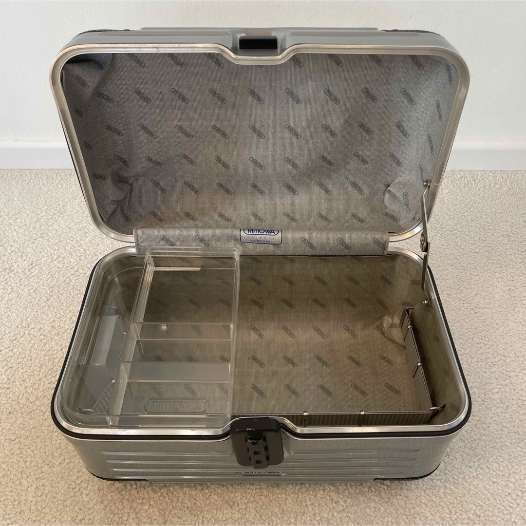 RIMOWA - 【美品】RIMOWA Samba ビューティーケース グレー 18L 廃盤の