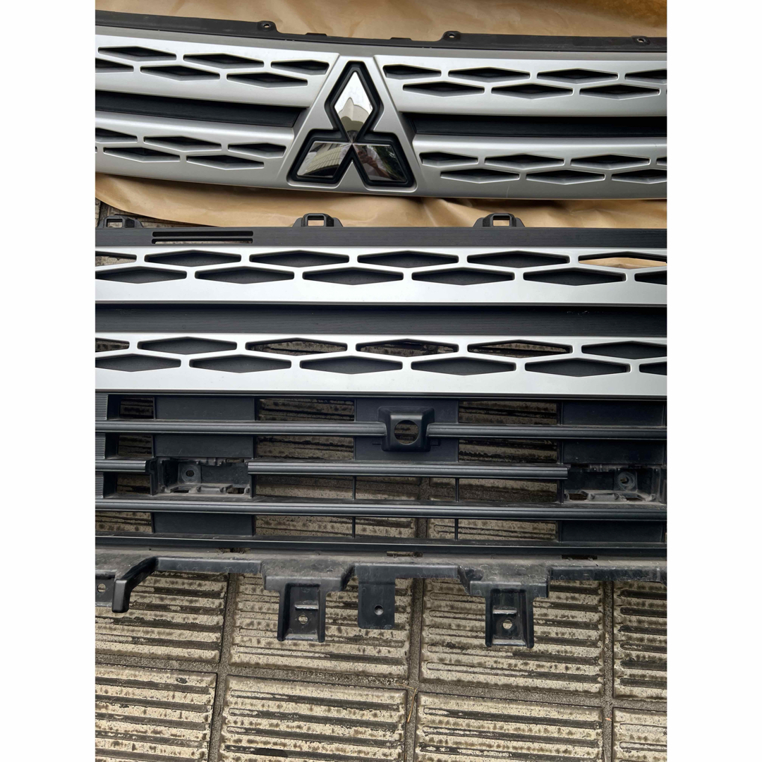 三菱 - デリカD5 純正グリルの通販 by てつや's shop｜ミツビシならラクマ