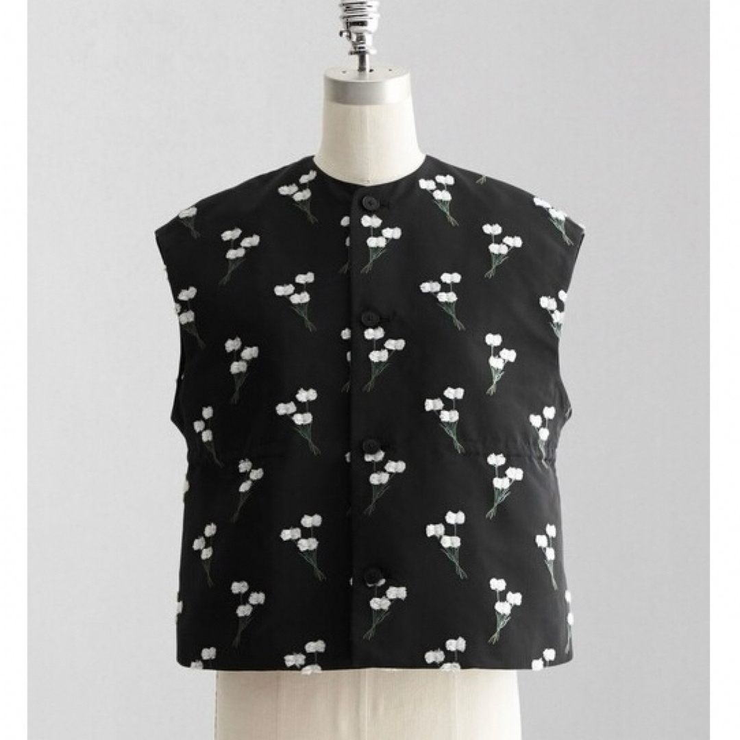 希少！LOEFF ワタスゲ ジャカード ベスト フラワー 花柄 ジレ ロエフの