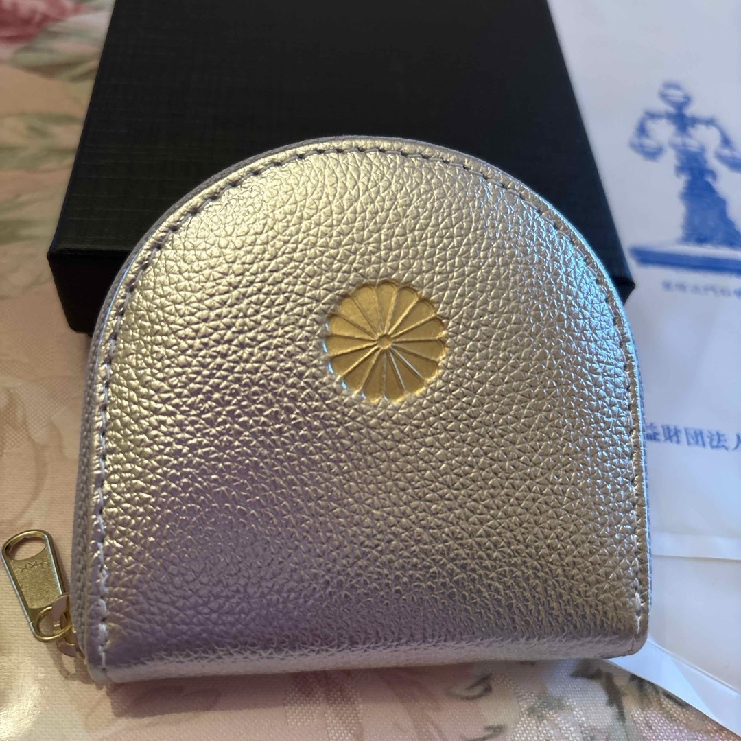 皇居限定❣️馬蹄型小銭入れ🍒シルバー🍒財布🍒菊御紋🍒の通販 by