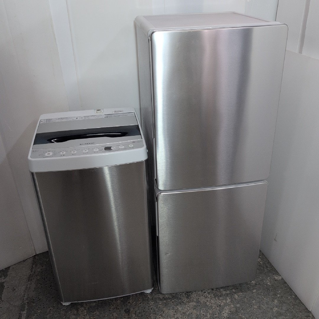 49取付無料！完動品！スタイリッシュシルバーレトロ風3ドア冷蔵庫