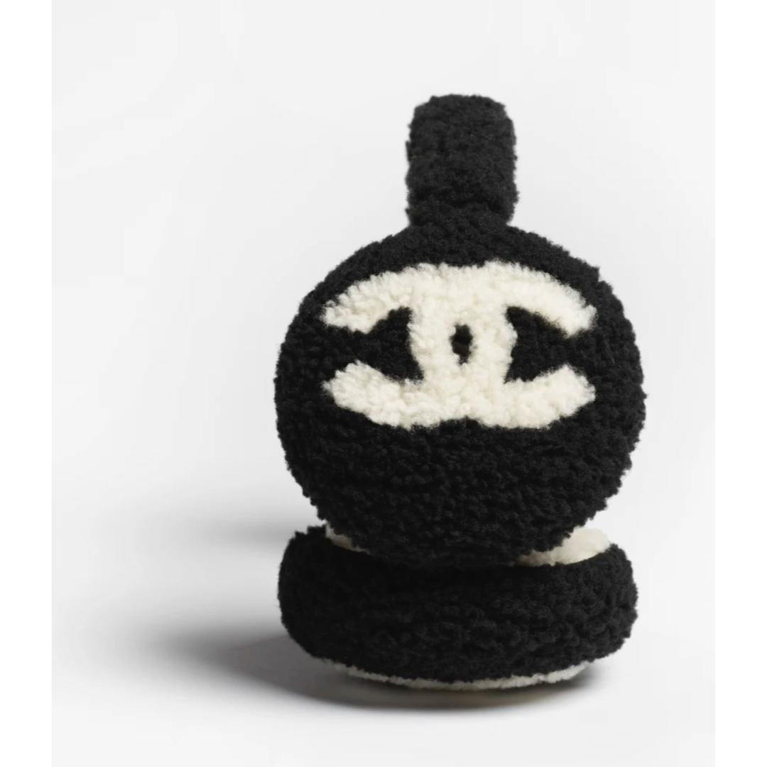 CHANEL - 値下げ！新品未使用 シャネル イヤーマフ 黒白 CCロゴ 25B
