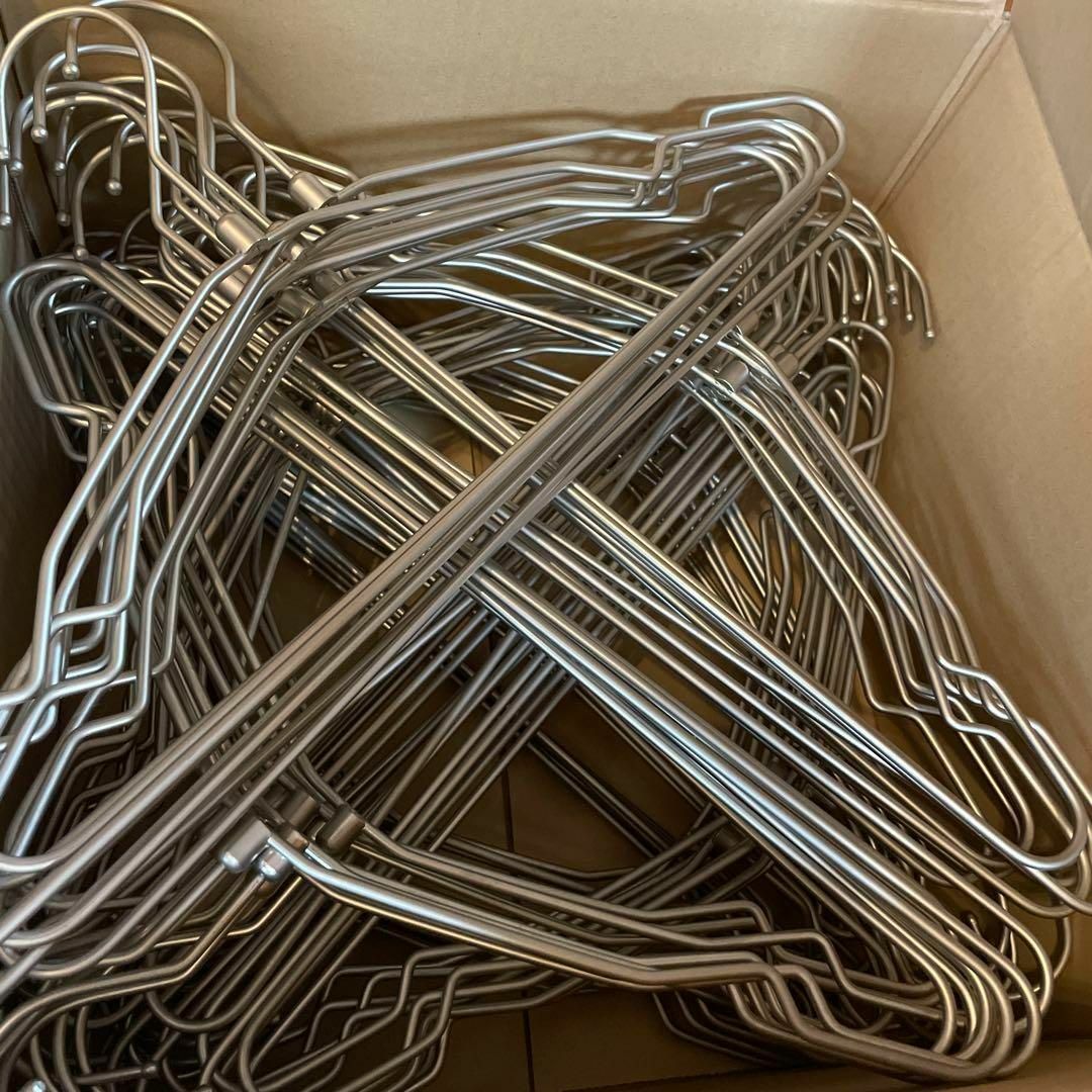 ほぼ新品未使用 シルバー スチール ハンガー 70本の通販 by ルビー's