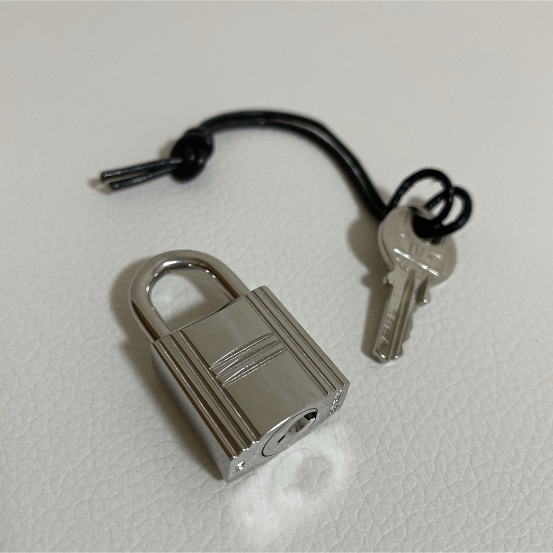 HERMES - 【極美品】HERMES カデナ エルメス 鍵付き 104番の通販 by