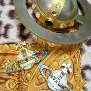 Vivienne Westwood（ブローチ/コサージュ）のフリマアイテム一覧