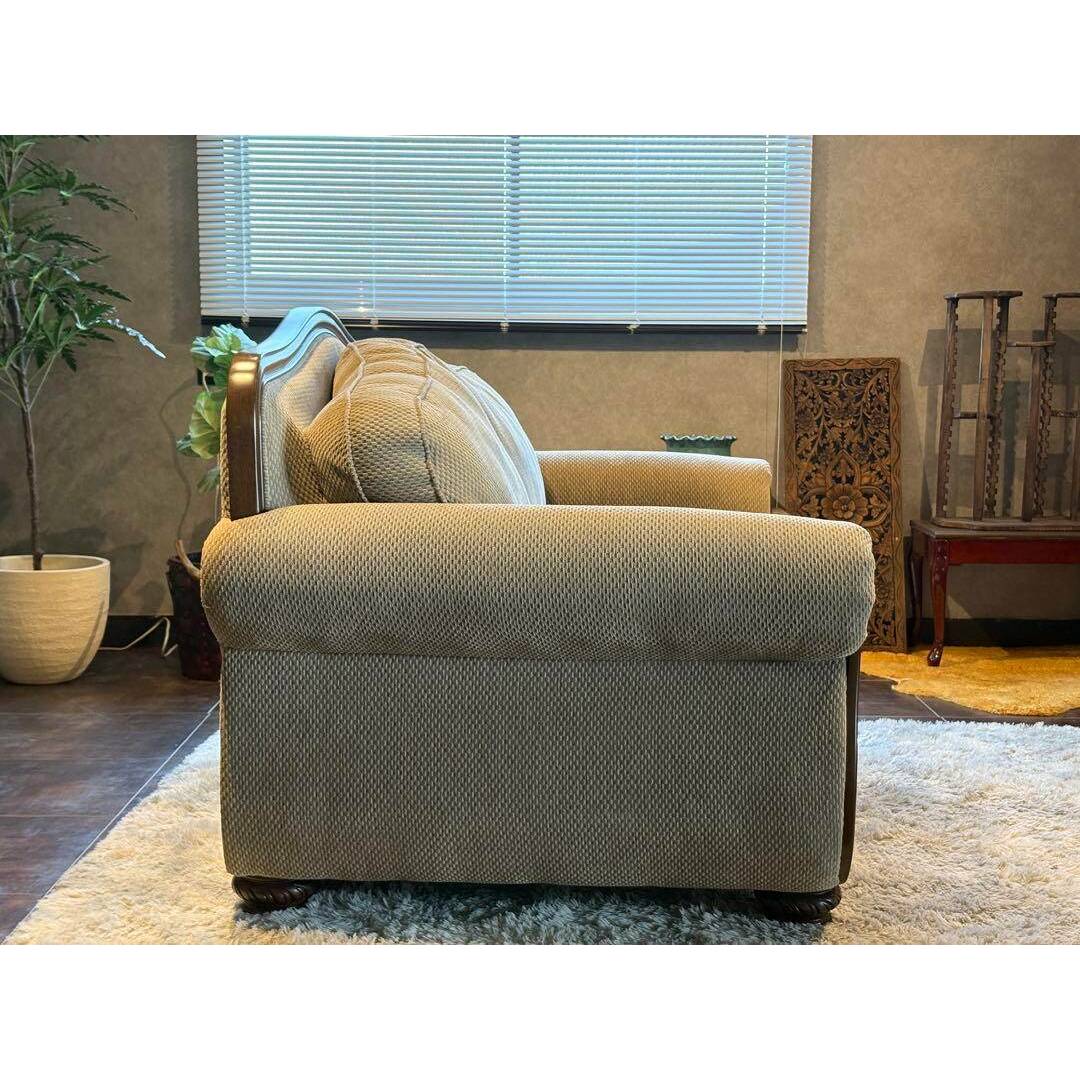 Ashley アシュレイ 二人掛け ソファ アームソファ ヨーロピアン IZZ