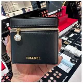 CHANEL（レザー ・ ポーチ）のフリマアイテム一覧