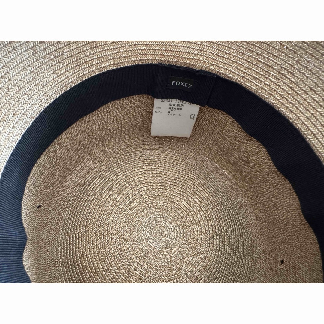FOXEY 麦わら帽子ベージュと黒 花飾り付き
