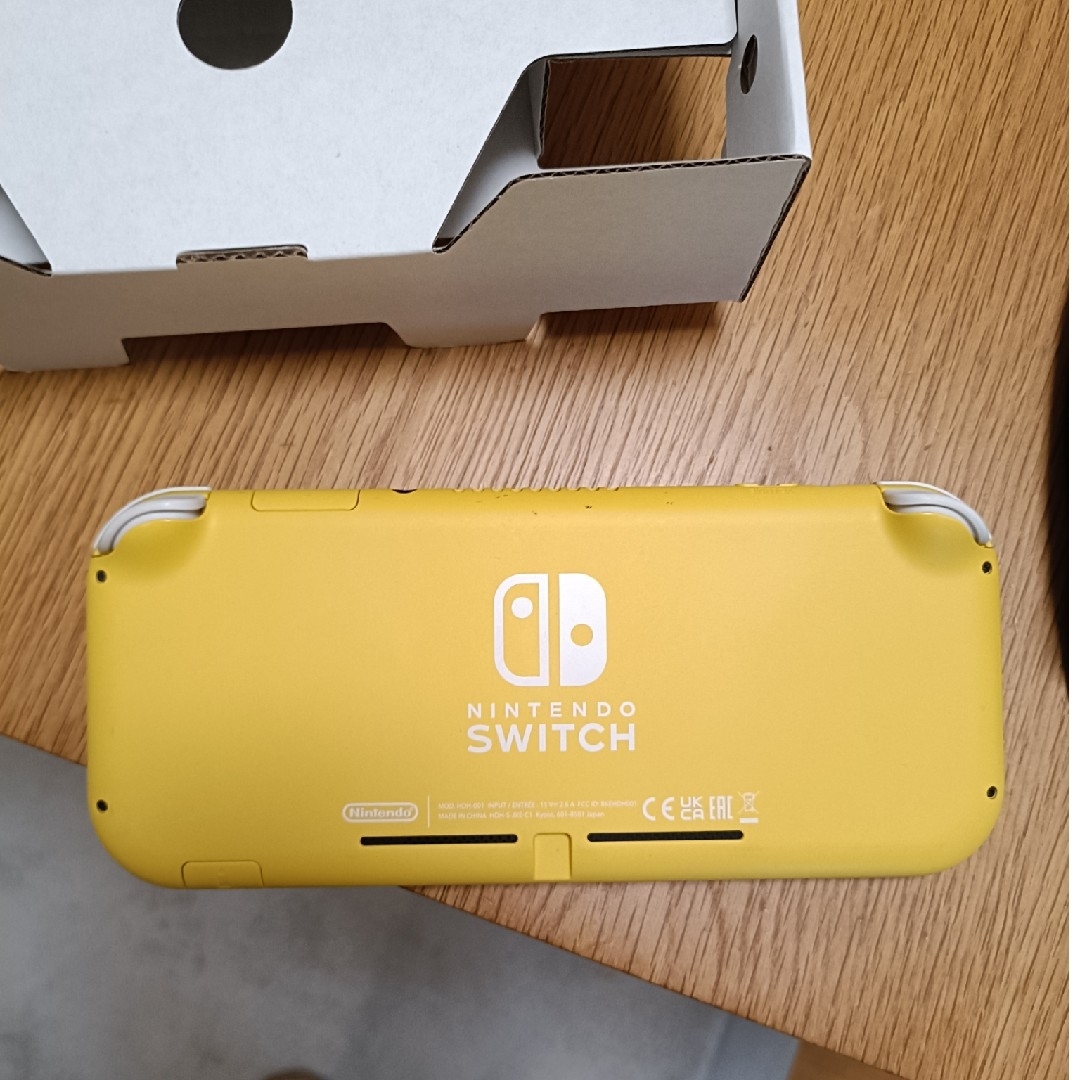 Nintendo Switch Lite Yellow - 箱無し⁄SDカード付 Nintendo Switch