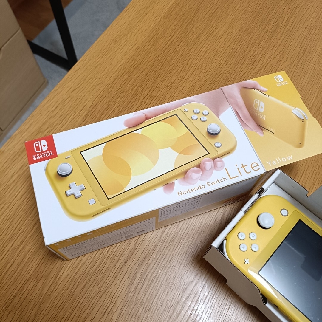 Nintendo Switch Lite Yellow - 箱無し⁄SDカード付 Nintendo Switch