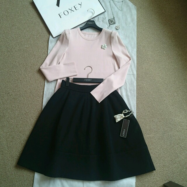 FOXEY♥40【srim sweater】春のデイジーピンク 着痩せ効果抜群✨