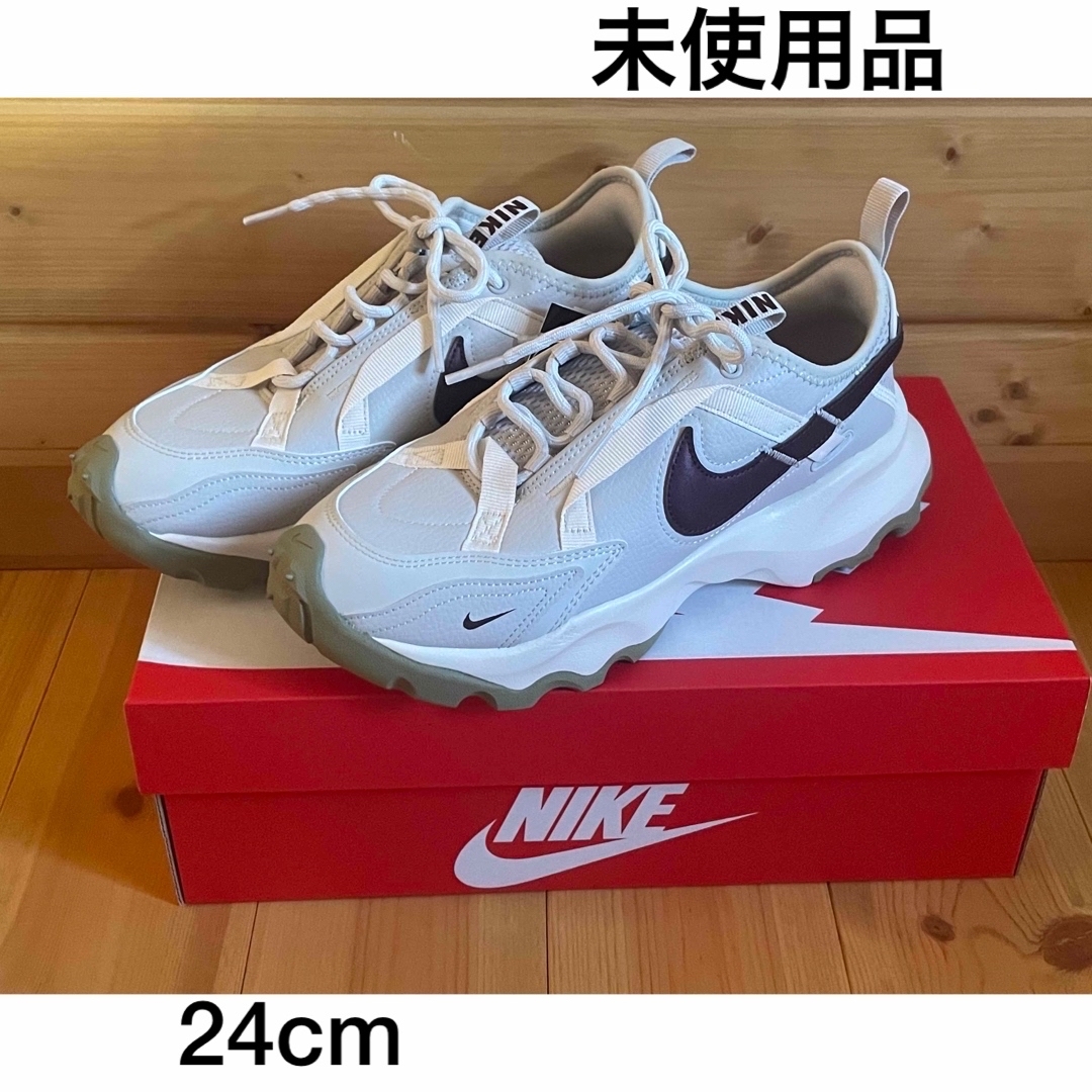 NIKE - 未使用品 NIKE TC7900 スニーカー 24cmの通販 by トイプー's