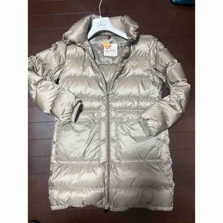 MONCLER（ダウンジャケット ・ ゴールド/金色系）のフリマアイテム一覧