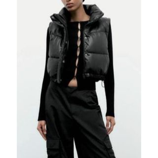 ZARA - 超美品☆ZARAザラ☆フェイクレザーダウンベスト ショート丈