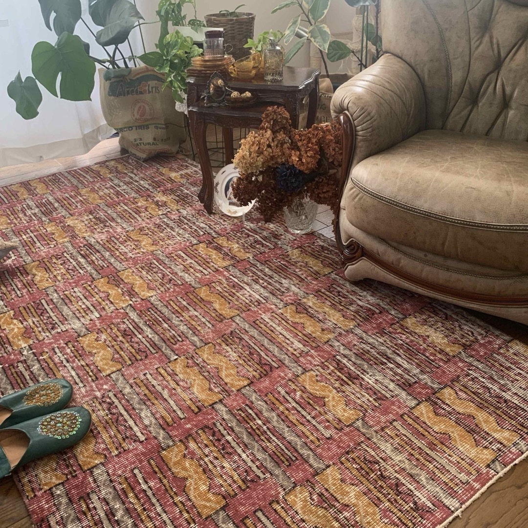 トルコヴィンテージラグ 213×117 レア ジオメタリック レトロピンク