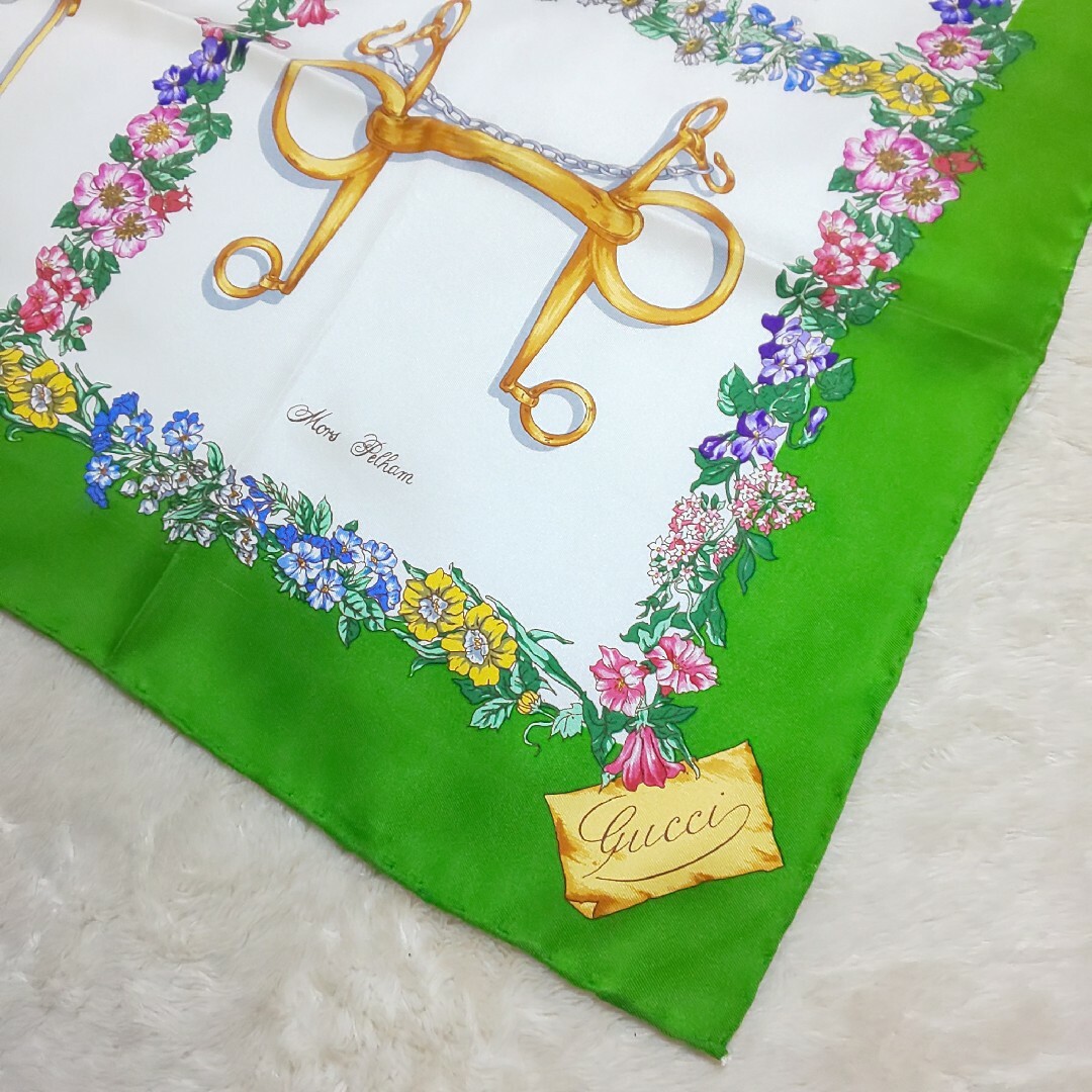 GUCCI - 【美品】GUCCI ホースビット 大判シルクスカーフ 花柄 総柄