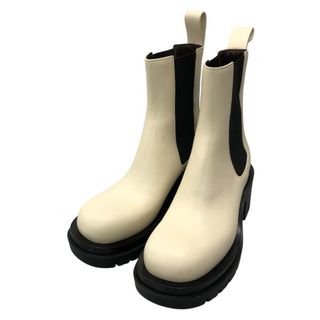 BOTTEGA VENETA（ブーツ ・ ホワイト/白色系）のフリマアイテム一覧