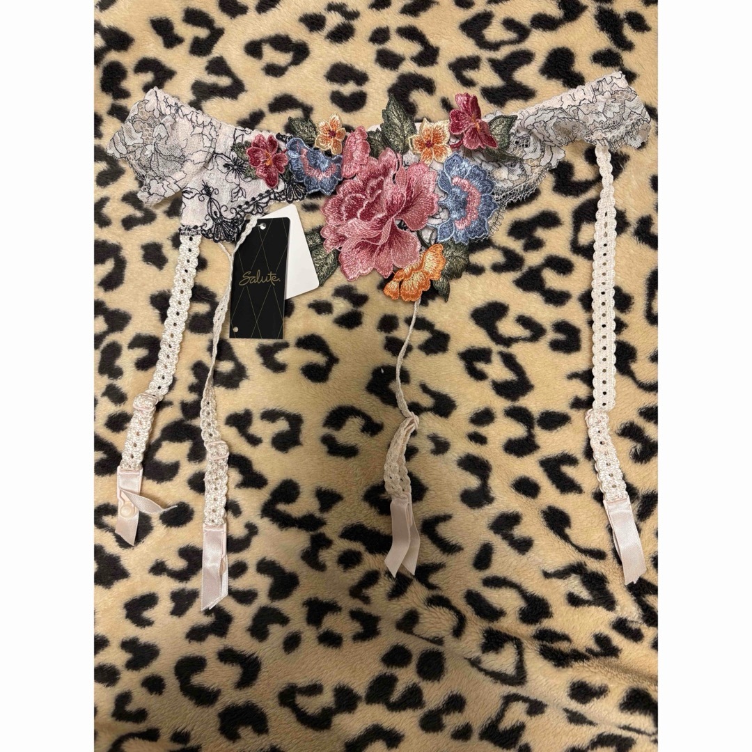 希少☆サルート59 店舗限定 ガーターベルトの通販はau PAY マーケット