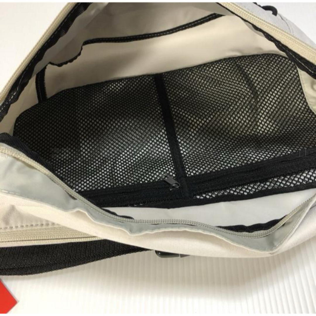 NIKE - NIKE ナイキ テック ボディーバッグ ヒップパック ホワイト系の