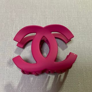 CHANEL ロゴ入り ヘアピン ピンク バレッタ CHANEL ロゴ入り ヘアピン