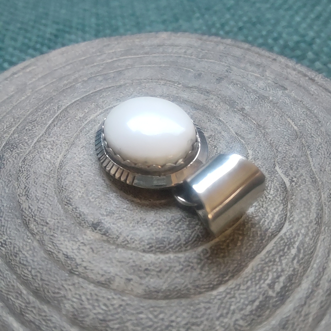 Navajo・Augustine Largo・ホワイトバッファローネックレス希少