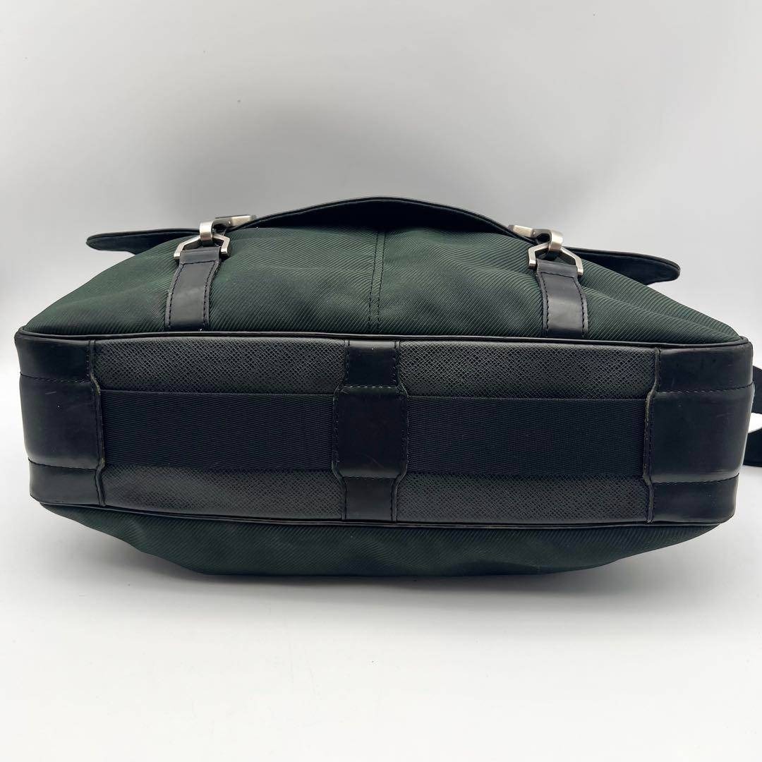 LOUIS VUITTON - ルイヴィトン メッセンジャーバッグ デルスー タイガ