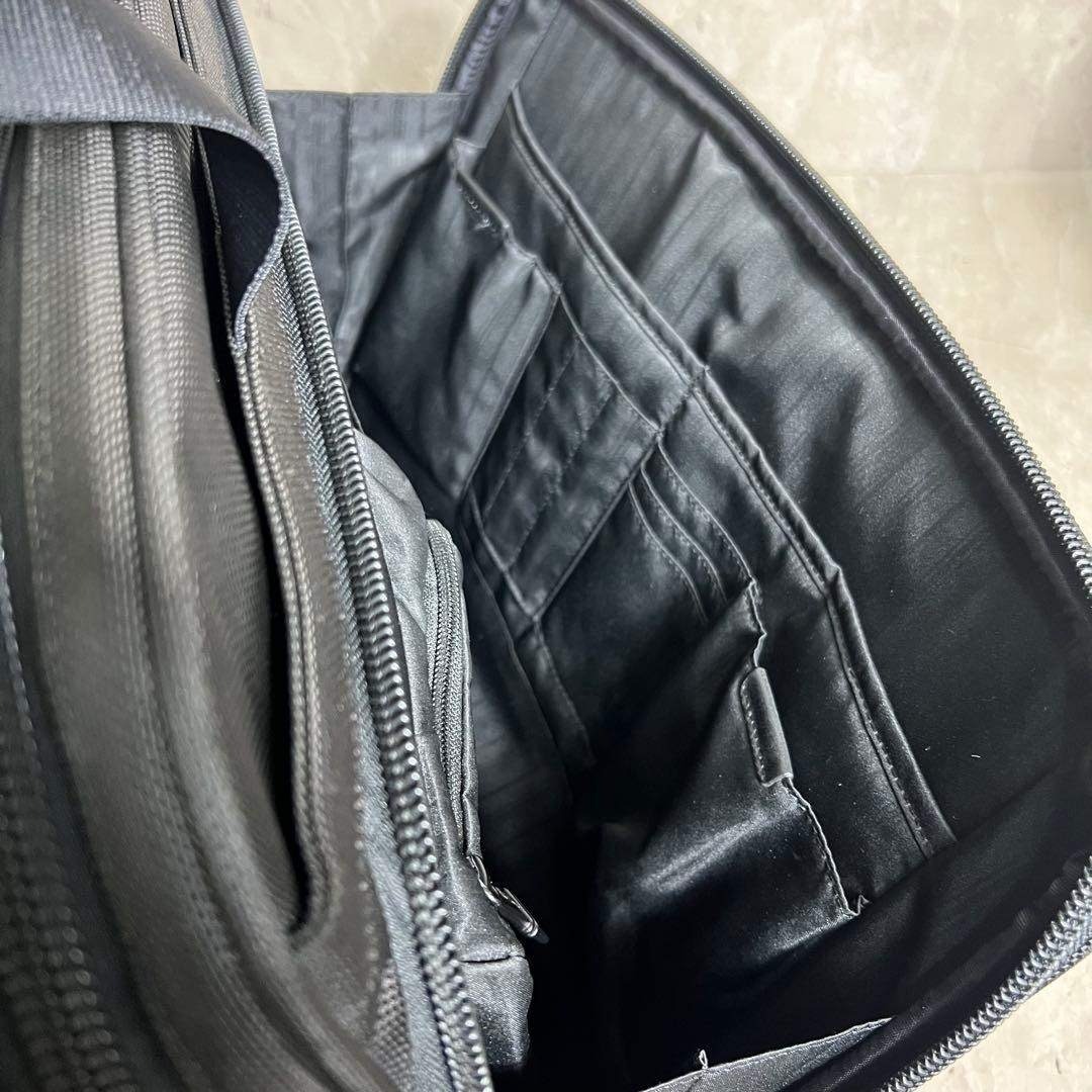 TUMI - 極美品 TUMI ビジネスキャリーバッグ PCケース付 26127DHの通販