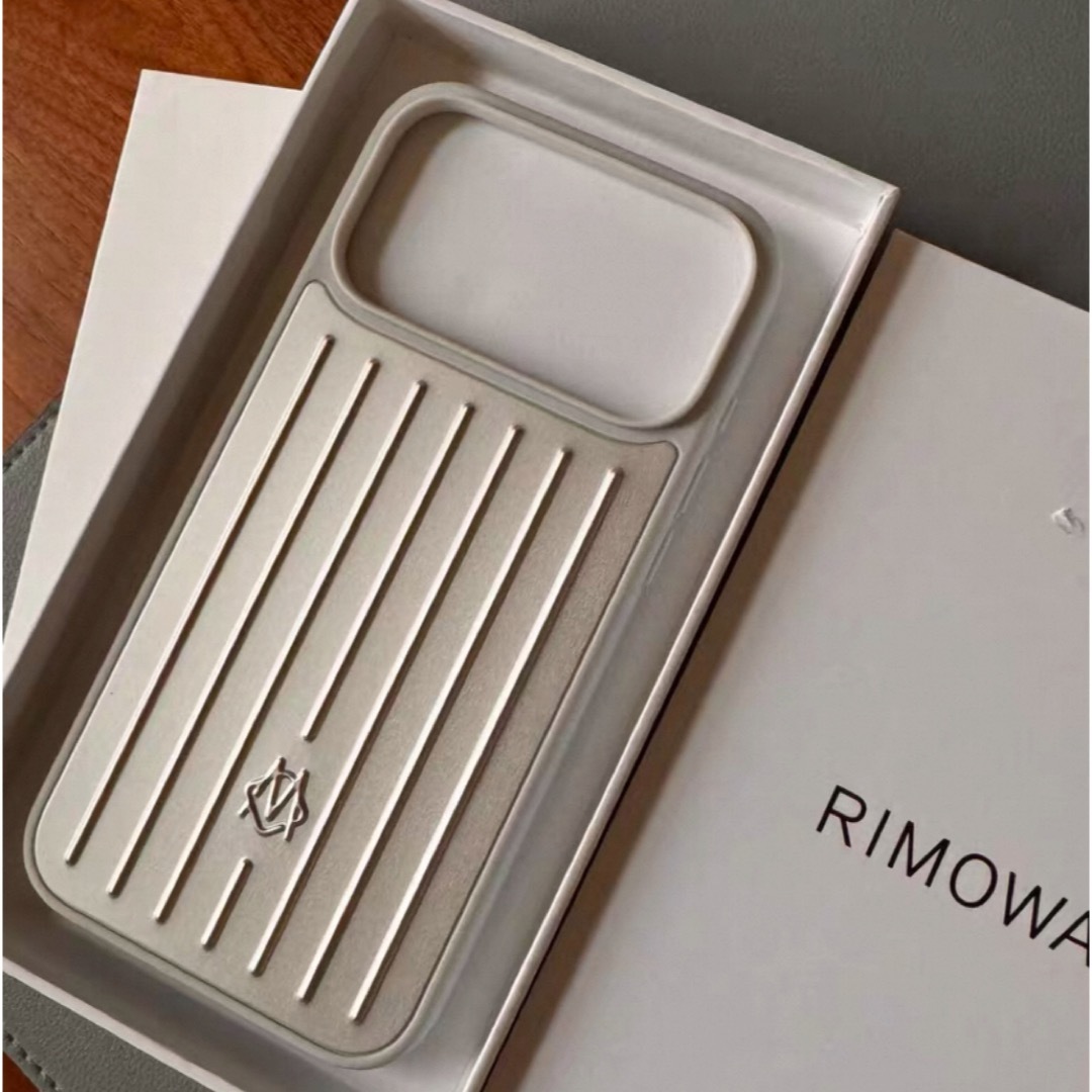 RIMOWA - RIMOWA リモワ シルバー iPhone17 promaxケースの通販 by P