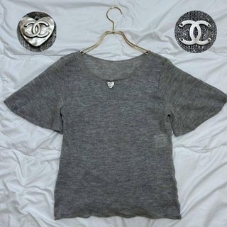 CHANEL（Tシャツ(半袖/袖なし) ・ シルバー/銀色系）のフリマアイテム一覧