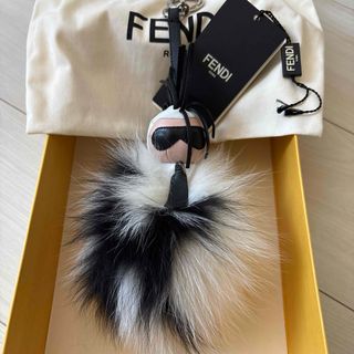 FENDI - FENDI ファーキーホルダー カール・ラガーフェルドサイン入り