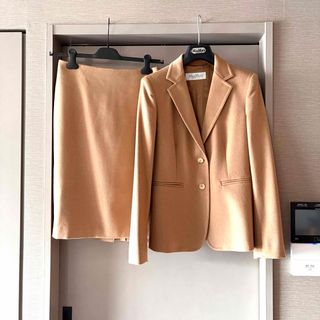 Max Mara（スーツ）のフリマアイテム一覧