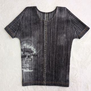 PLEATS PLEASE ISSEY MIYAKE（Tシャツ(半袖/袖なし)）のフリマアイテム一覧