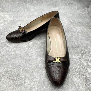 サルバトーレフェラガモ フェラガモヴァラ パンプス 茶 リボン