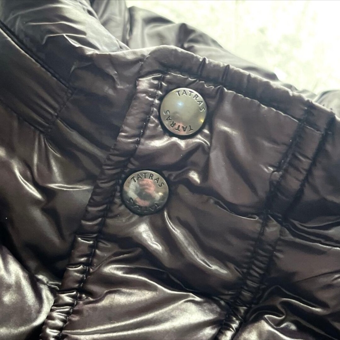 タトラス キルティング クロス 刺繍ロゴ シャイニーダウンジャケット