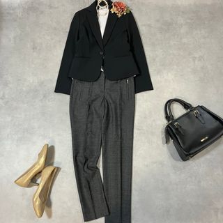 Theory luxe（スーツ ・ ブラック/黒色系）のフリマアイテム一覧