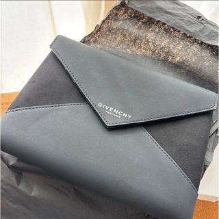 GIVENCHY - ジバンシーポーチ シルバーの通販 by みなみ's shop