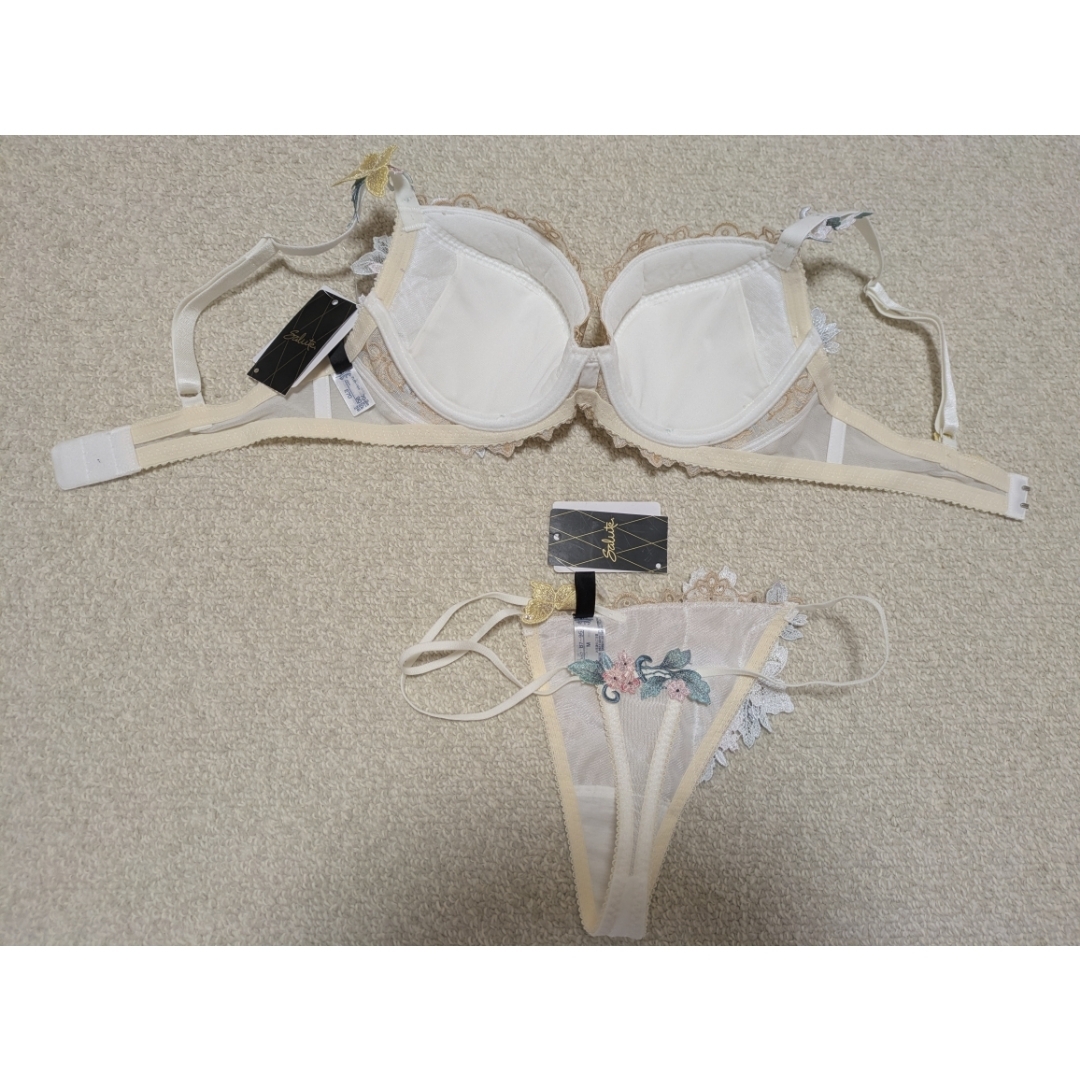 Wacoal - おやゆび姫サルート店舗限定19GブラジャーE70ソングMの通販