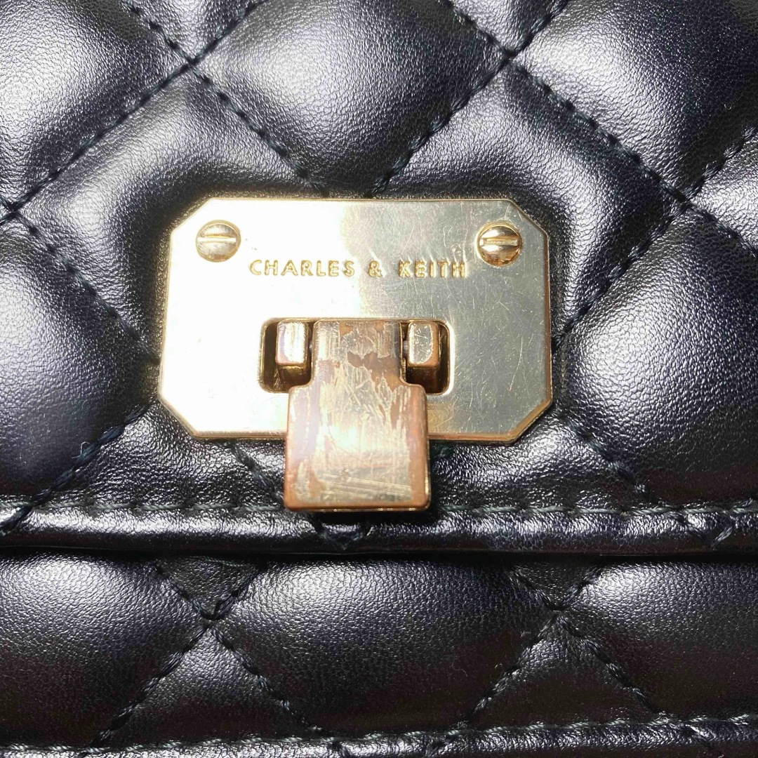 Charles and Keith - 人気 CHARLES & KEITH キルティング チェーン