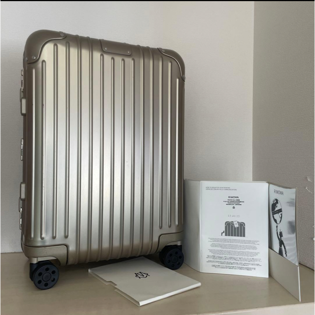 RIMOWA - 生涯保証 美品 RIMOWA ORIGINAL キャビン チタニウム 35Lの