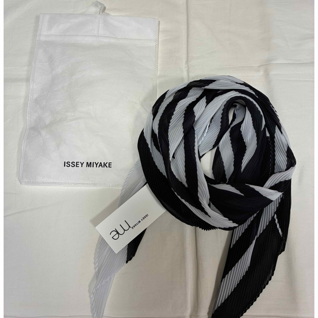 ISSEY MIYAKE - meイッセイミヤケ プリーツストールの通販 by Tshop