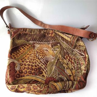 Salvatore Ferragamo（レオパード ・ ショルダーバッグ）のフリマ