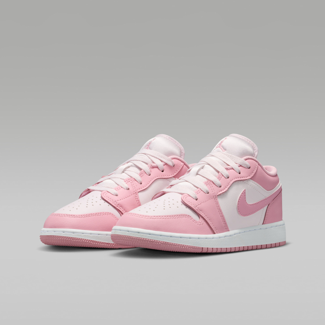 Jordan Brand（NIKE） - 【新品23.5cm】NIKEエアジョーダン1LOW GS