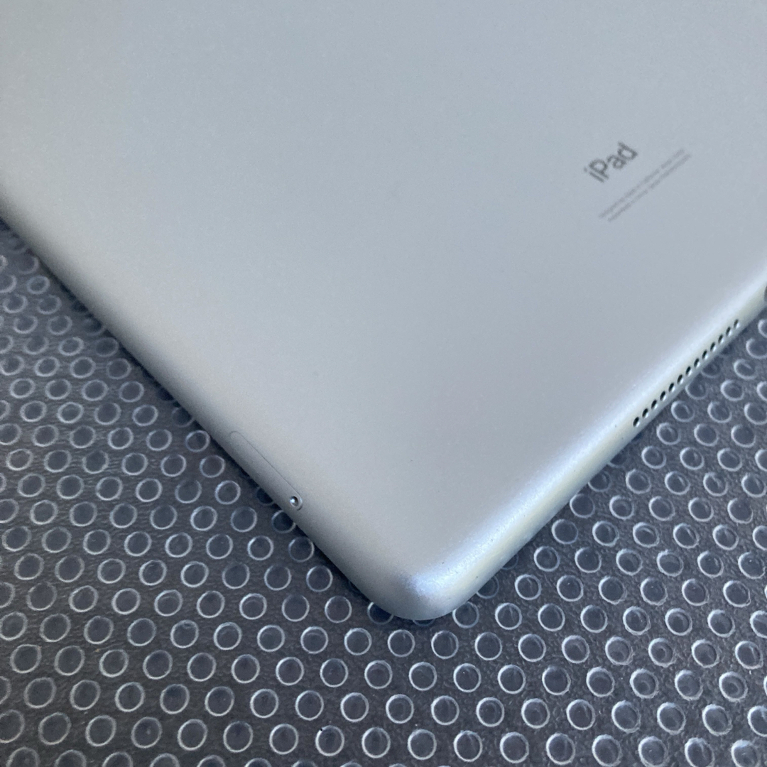 756【早い者勝ち】電池最良好☆iPad8 第8世代 32GB SIMフリー☆