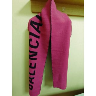 BALENCIAGA - 未使用品☆BALENCIAGA ピンク ロゴ ウールマフラーの通販