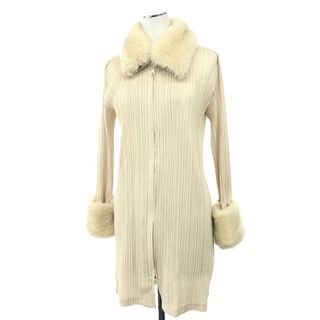 PLEATS PLEASE ISSEY MIYAKE（ベージュ系）のフリマアイテム一覧