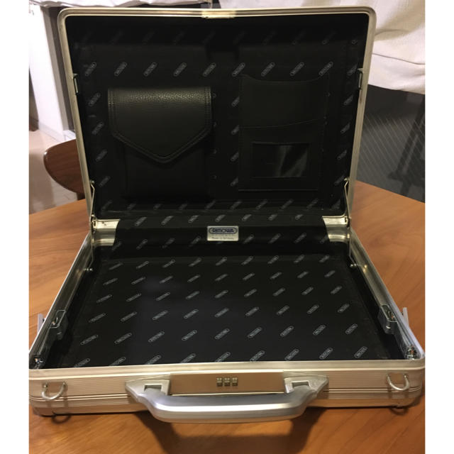 RIMOWA - リモワ RIMOWA アタッシュケース 廃番 使用感ありで年代を