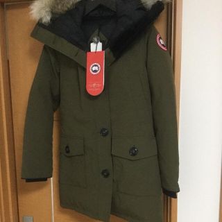 CANADA GOOSE（ダウンジャケット ・ グリーン・カーキ/緑色系）の