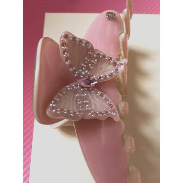 アレクサンドル✨未使用品 ピンク 蝶のヘアクリップ ✨美品