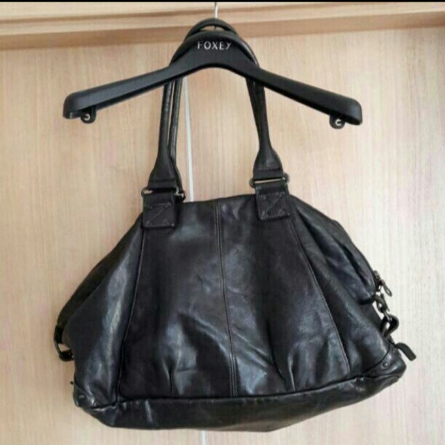 ZER - ZER（ゼットイーアール） レザーショルダーバッグの通販 by た